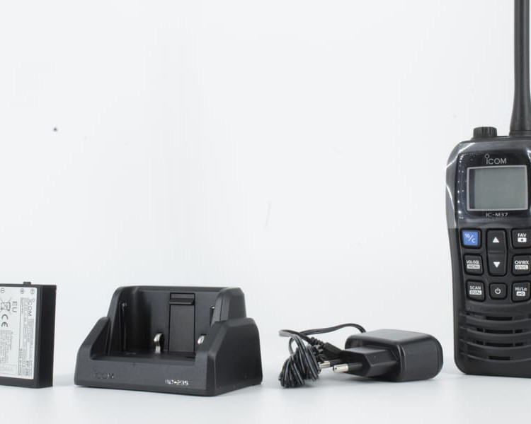 Icom IC-M37 8