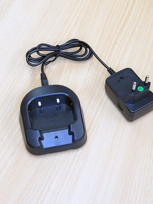 Зарядка рации Baofeng UV-82 1